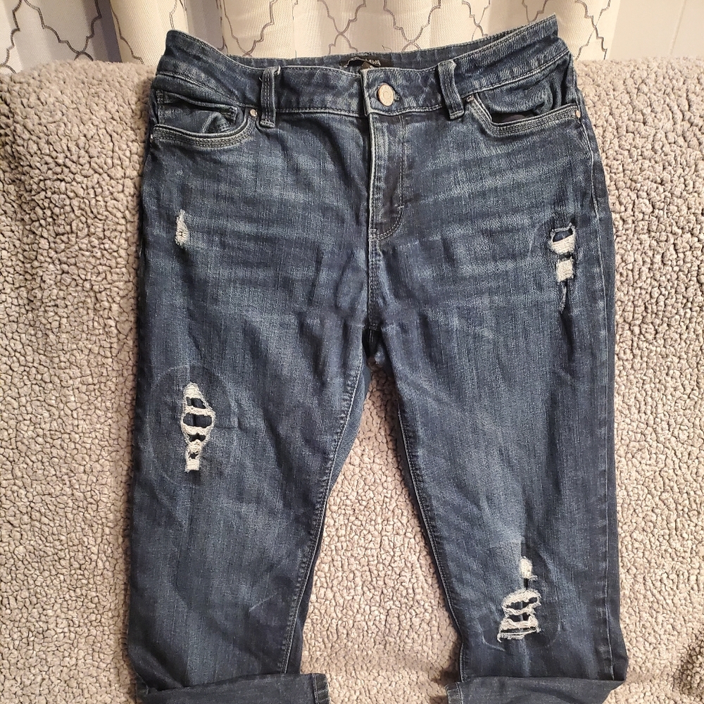 White House Black Market Straight Crop Size 6 Dist